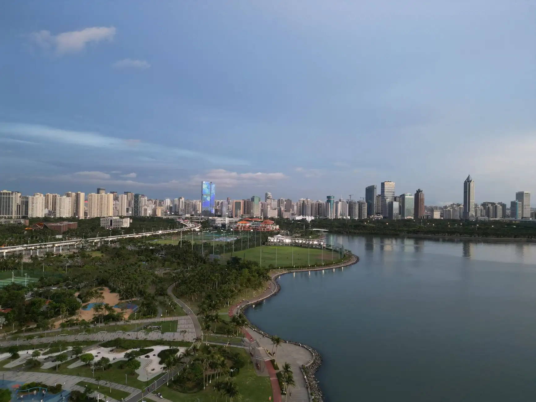 工控机在昆明制造企业自动化产线中的应用趋势分析